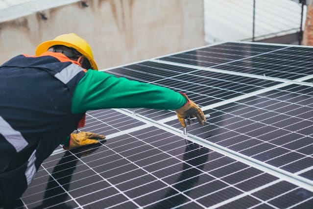 Wil je grip op energieverbruik? Waarom de terugverdientijd van je zonnepanelen berekenen daarbij helpt